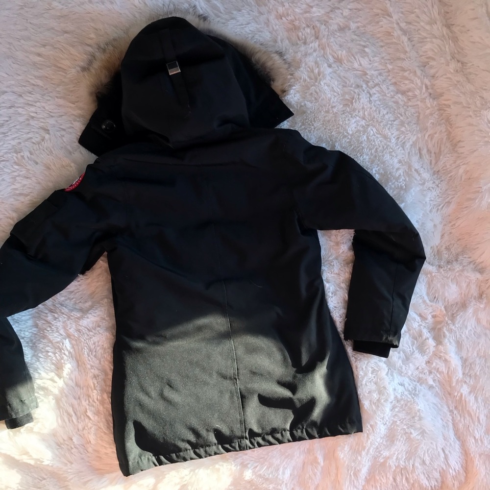 ❗️SOLD ON MERC. 1/25/19 Canada Goose Montebello Sm - Picture 3 of 8
